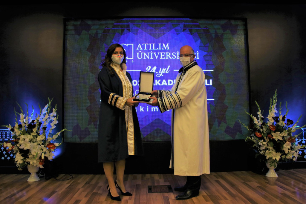 1602160912-Yılser Devrim Ödül Takdimi.jpg